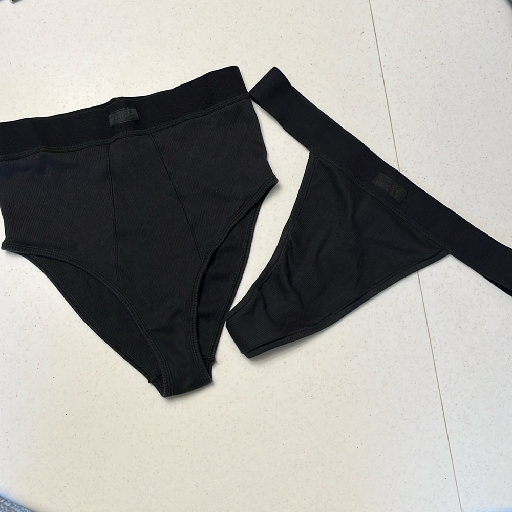 SKIMS BUNDLE cotton rib thong and high waist high leg bikini